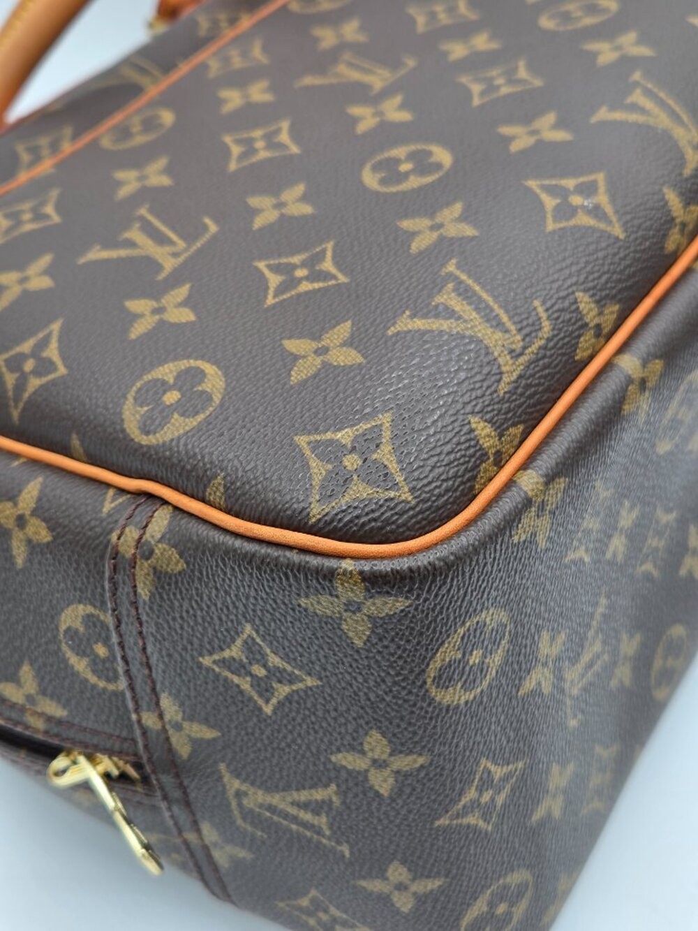 Louis Vuitton Monogram Deauville Bag – Pre-Owned 2001 - Picture 6 of 16